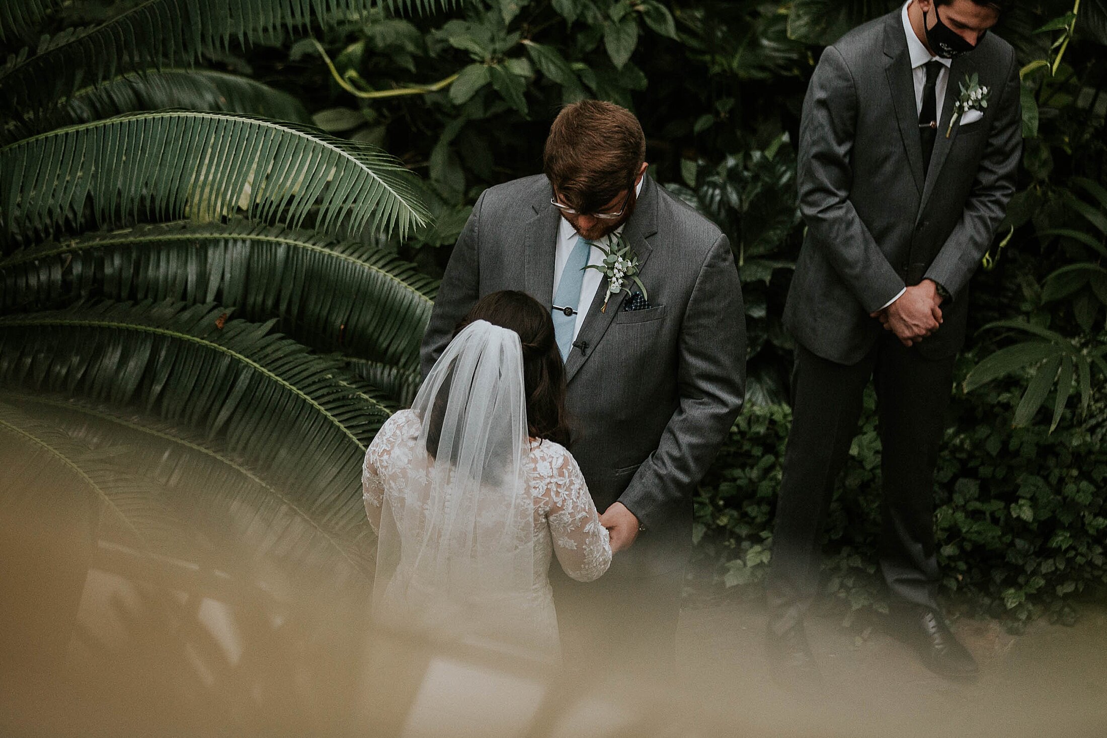 c-m_Indianapolis-Zoo-Wedding_intimate-wedding_milwaukee-wedding-photography_LILLER-PHOTO_0023.jpg
